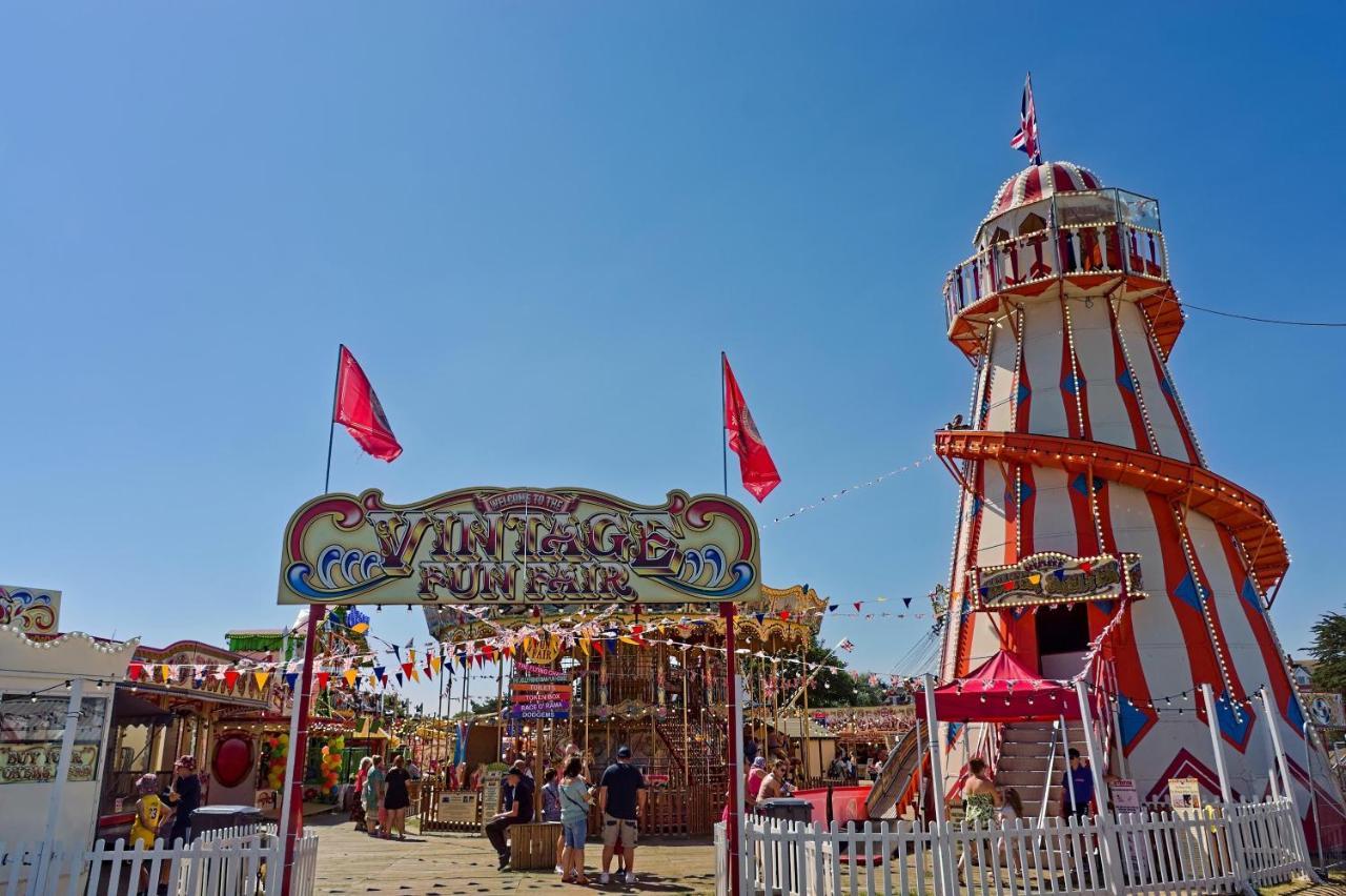 Caravan For Hire At St Osyth Beach Holiday Park In Essex Ref 28107Y Клактон-он-Сі Екстер'єр фото